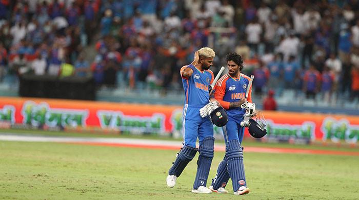 India, Pakistan players walk off without post-match handshake