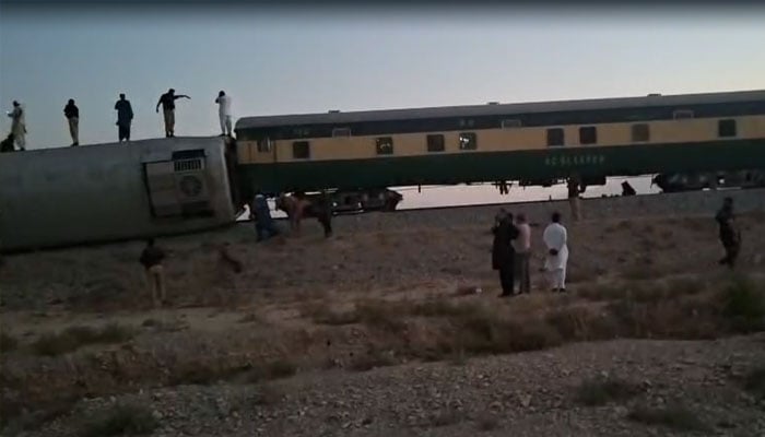 Carriages of Jaffar Express derail in Mastungs Dasht area of Balochistan, September 23, 2025. Screengrab via video/Reporter