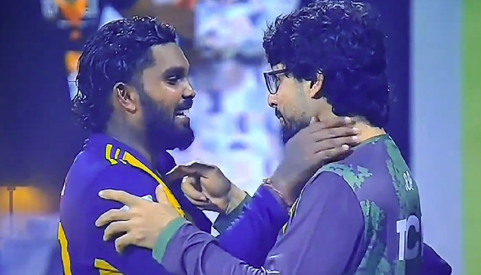 Pakistans Abrar Ahmed (right) and Sri Lankas Wanindu Hasaranga can be seen smiling and hugging shortly after light-hearted exchange on field during ACC Mens T20 Asia Cup 2025 Super Four match at the Zayed Cricket Stadium in Abu Dhabi on September 23, 2025. — ACC