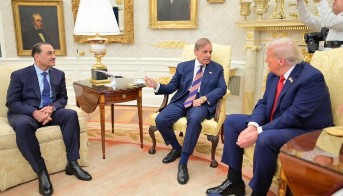 (Left to right) Field Marshal Asim Munir, Prime Minister Shehbaz Sharif, and US President Donald Trump speak during a meeting at the White House in Washington, on September 25, 2025. — X@GovtofPakistan