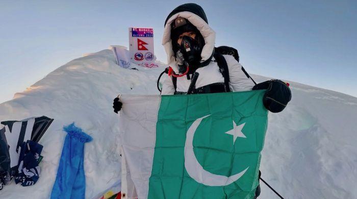 British Pakistani mountaineer Nadia Azad conquers Manaslu to make history