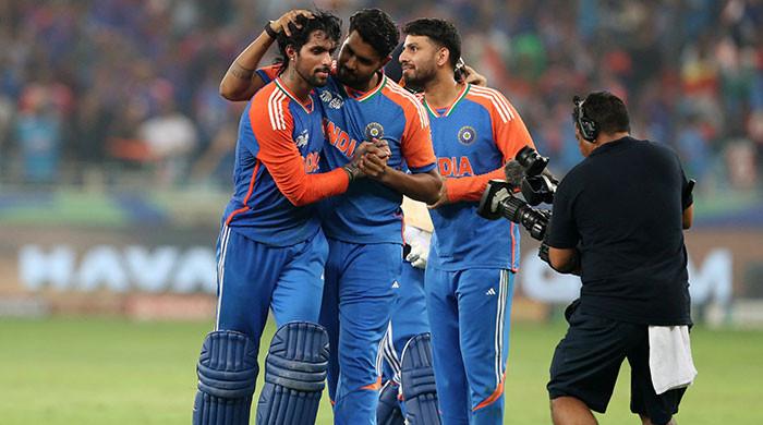 India clinch Asia Cup crown with win over Pakistan