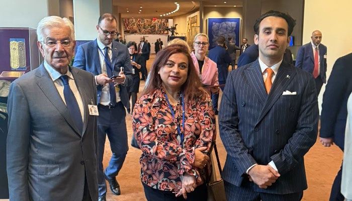 (From left) Defence Minister Khawaja Asif, Shama Junejo, and SAPM Bilal bin Saqib. — X/@ShamaJunejo