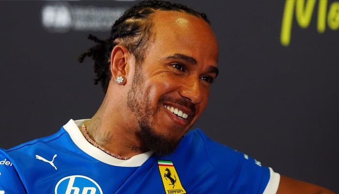 Lewis Hamilton suffers from loss of pet dog Roscoe