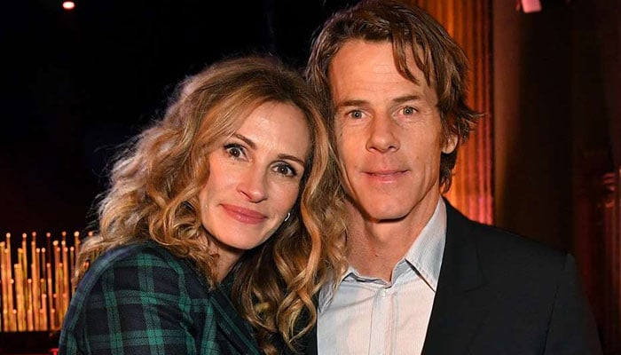 Julia Roberts raves about longtime husband Danny Moder