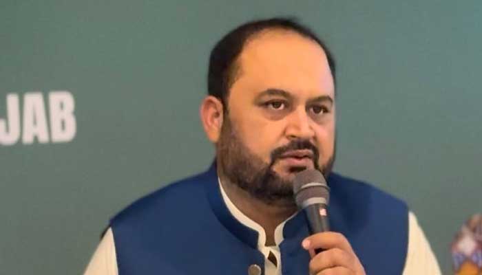 PMs Youth Programme Syed Zeeshan Ali Naqvi speaks during a dinner hosted by Pakistani-American organisation Stand With Pakistan in Dallas, US. — Reporter