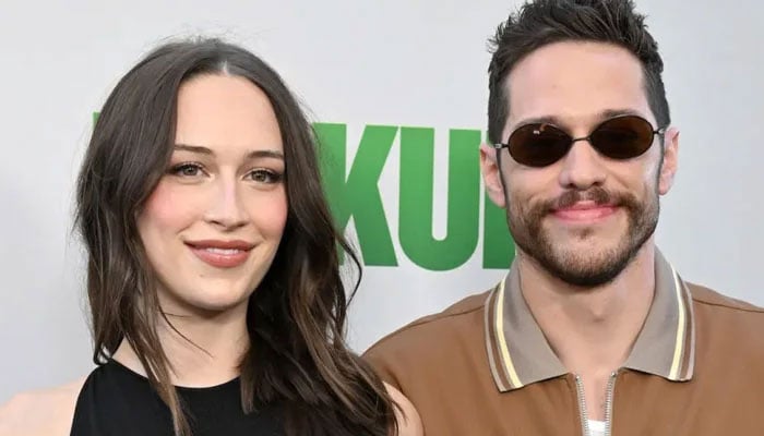 Elsie Hewitt heaps praises on baby daddy Pete Davidson