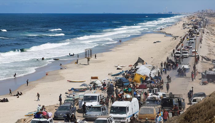 Displaced Palestinians fleeing northern Gaza due to an Israeli military operation in the central Gaza Strip, October 1, 2025. — Reuters