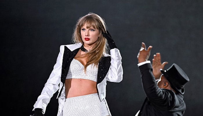 Taylor Swift reveals why she quit doomscrolling