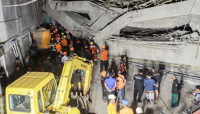 Search and rescue officers search for victims amidst the rubble of a collapsed building after a hall collapsed while students were praying at the Al-Khoziny Islamic boarding school in Sidoarjo, East Java, Indonesia, September 29, 2025. — Reuters