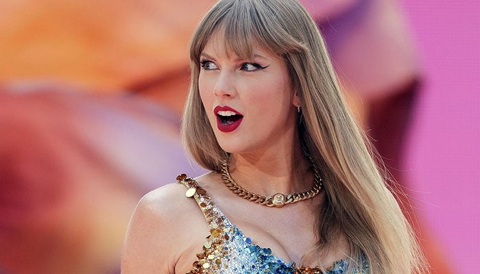 Taylor Swift explains planting Easter eggs in her albums