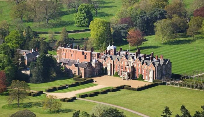 Amid the changing seasons Sandringham estate provides a new look inside its gardens
