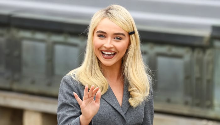 Sabrina Carpenter makes her official Grand Ole Opry debut