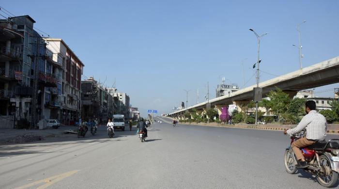 Internet services suspended in twin cities amid TLP's march towards Islamabad