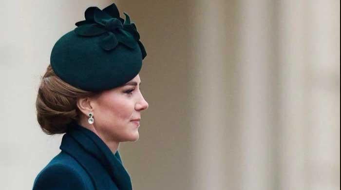 Kate Middleton wearing sapphire jewelry honoring Princess Diana