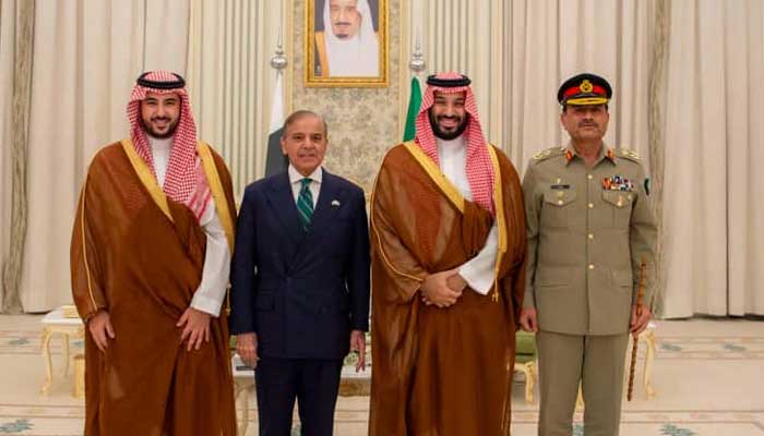 Prime Minister Shehbaz Sharif and Field Marshal Syed Asim Munir pose for a photo with Crown Prince and Prime Minister of Saudi Arabia Muhammad bin Salman and Defence Minister Khalid bin Salman Al Saud. — X@GovtofPakistan