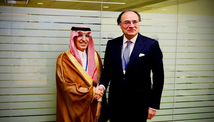 Finance Minister Muhammad Aurangzeb (right) holds a meeting with Saudi counterpart Mohammed Al-Jadaan in Washington, DC, on October 16, 2025. — X/@Financegovpk