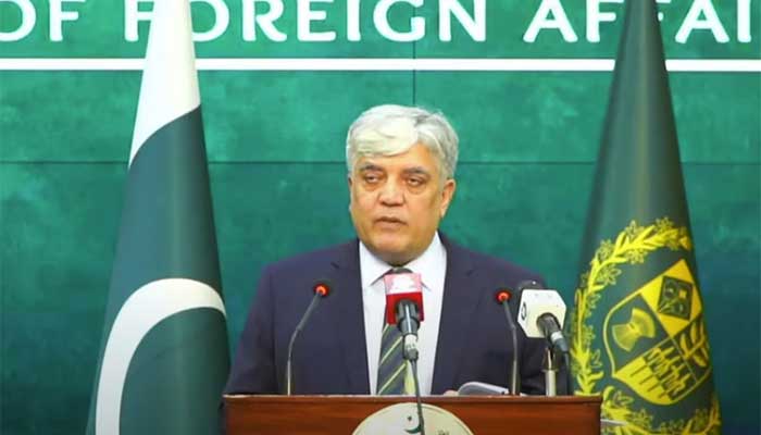 Foreign Office spokesperson Shafqat Ali Khan addresses the weekly press briefing on October 17, 2025. — Screengrab via Geo News