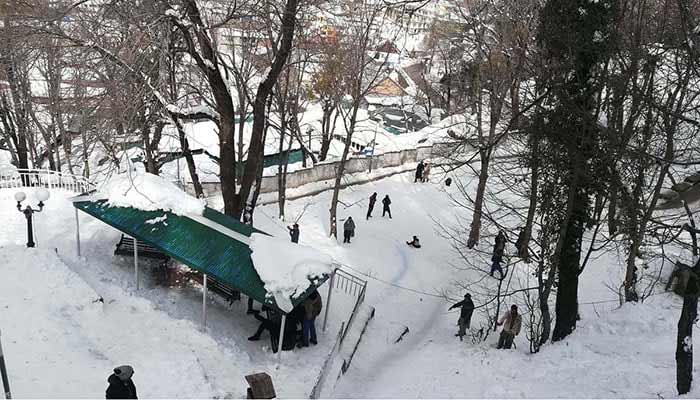 Malakand, Hazara, Murree, Gilgit-Baltistan (G-B) and Kashmir divisions have received 22.5 inches of snow so far. — APP