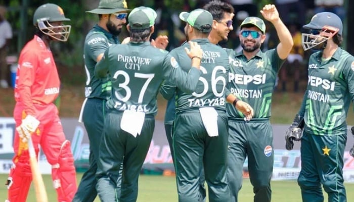 Pakistan players celebrate taking a wicket during third ODI against Zimbabwe on November 28, 2024. — X/@ZimCricketv