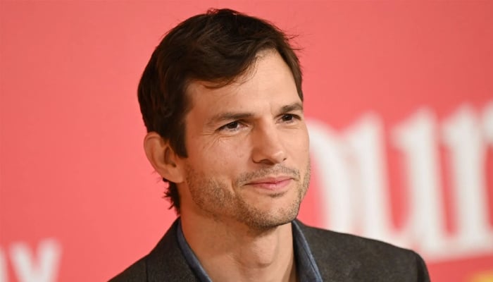 Photo: Demi Moores ex Ashton Kutcher admits he was passed over for looks