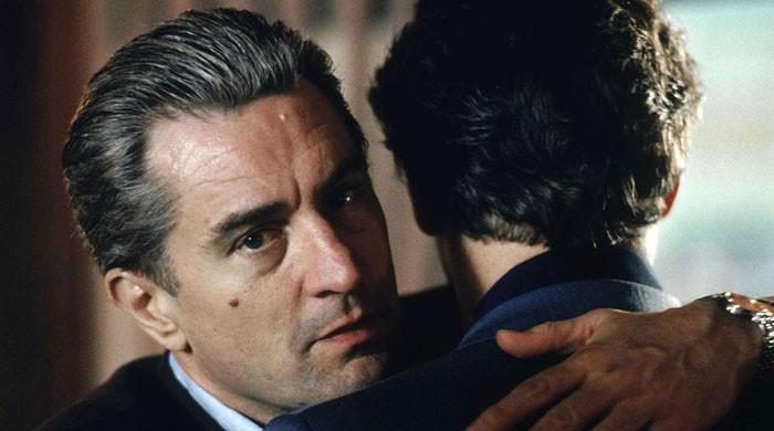 Robert De Niro makes strong political speech 