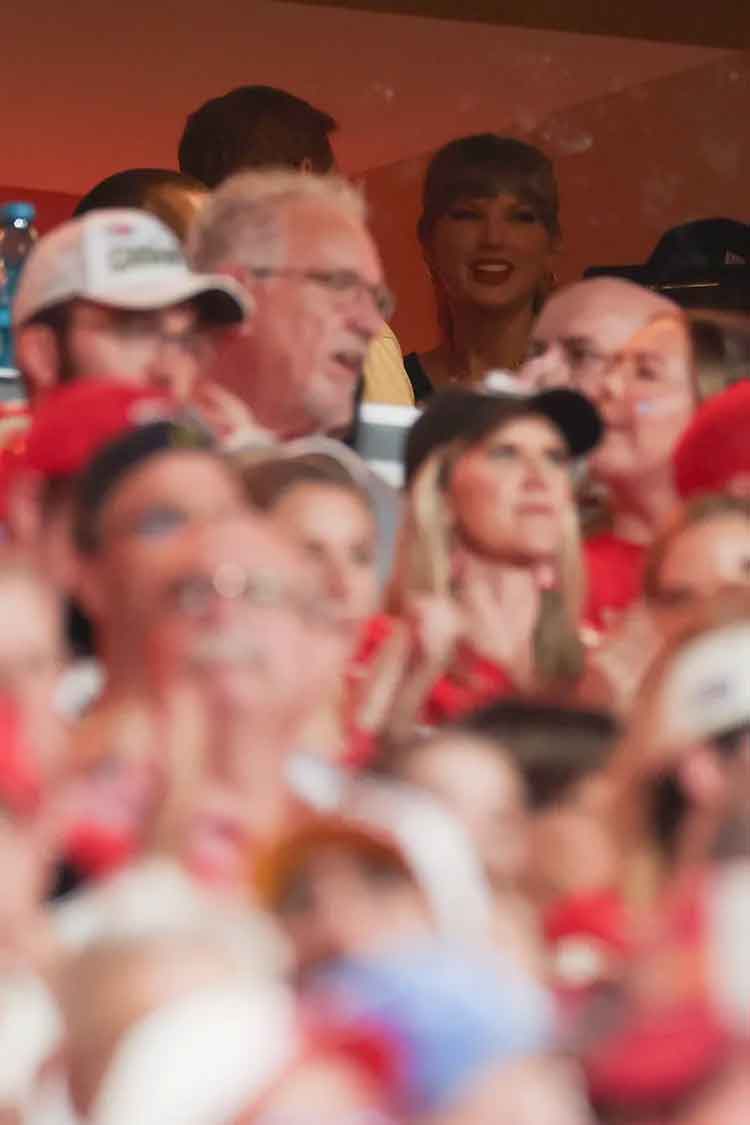 Inside the hype over Taylor Swifts Chiefs game appearances