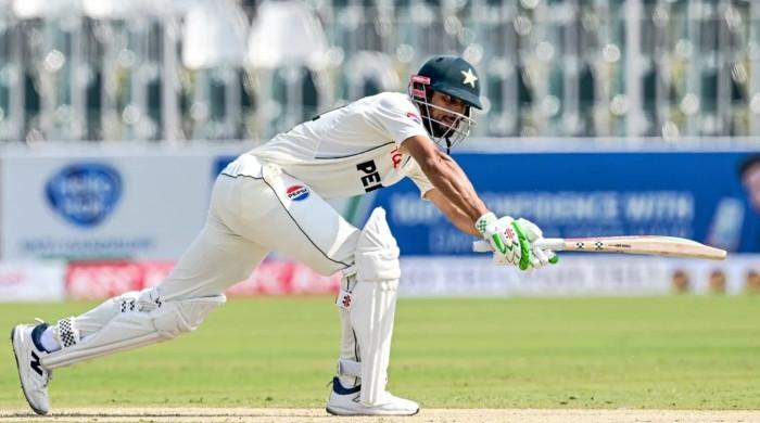 South Africa hit back as Pakistan lose two after big stand