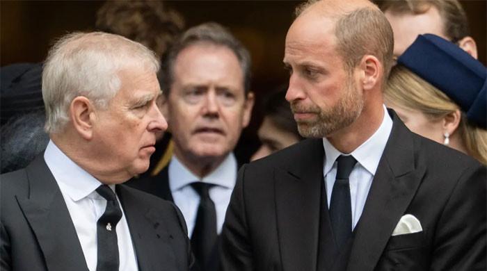 Prince Andrew 'furious' at William: 'He feels betrayed' Prince Andrew 'furious' at William: 'He feels betrayed'