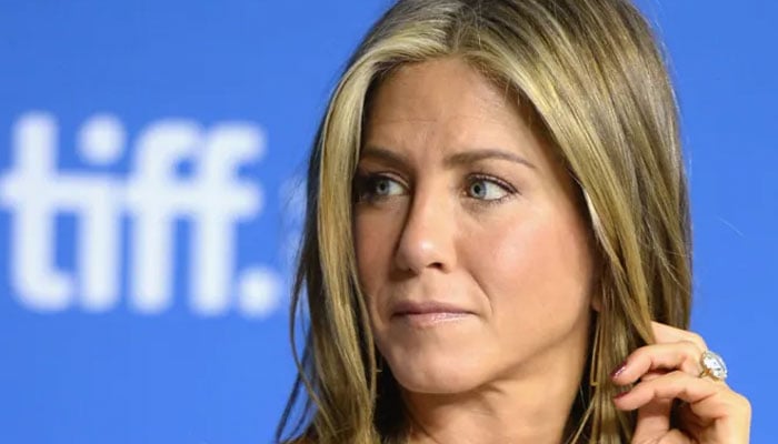 Jennifer Aniston says her father discouraged her from joining Hollywood