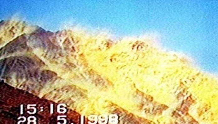 A view after atomic blast by Pakistan on May 28, 1998. —Radio Pakistan
