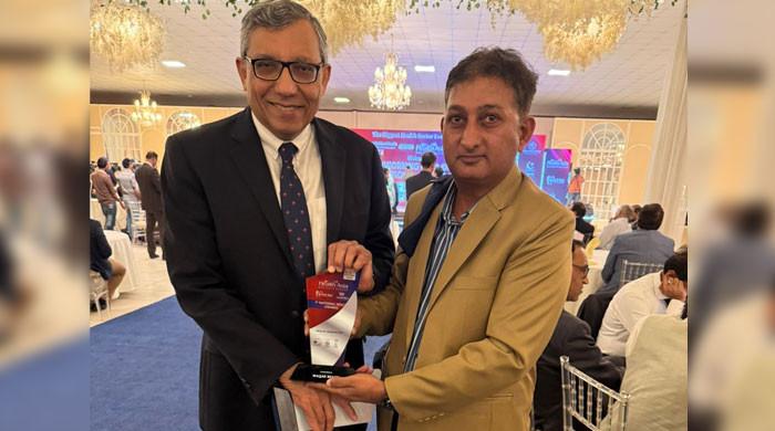 Senior journalist Waqar Bhatti honoured with National Health Award