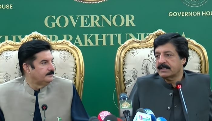 Governor Punjab Sardar Saleem Haider Khan addresses joint presser with KP Governor Faisal Karim Kundi in Peshawar on October 24, 2025. — Screengrab Geo News