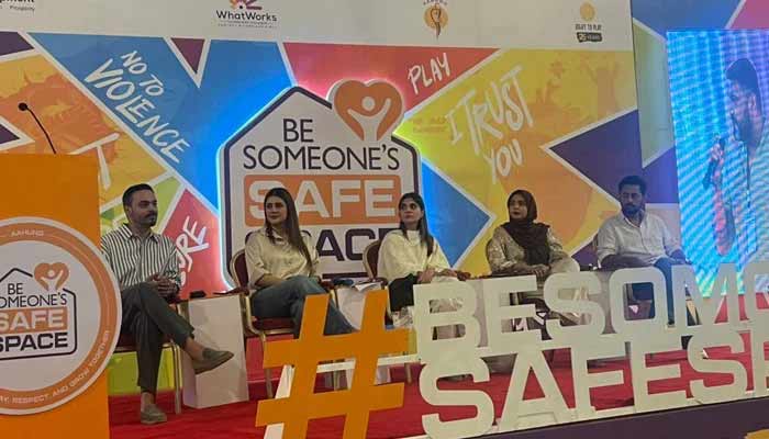 Actor Gohar Rasheed and Kubra Khan attend an inter-school art competition held in Karachi. — The News
