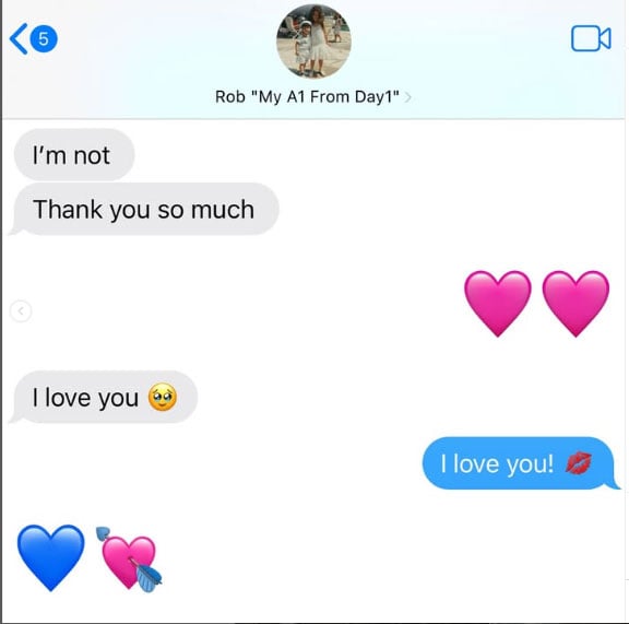 Khloe Kardashian melts hearts with new texts from Rob