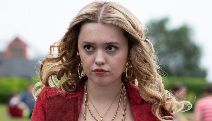 Aimee Lou Wood’s father recalls being a bad role model in her childhood
