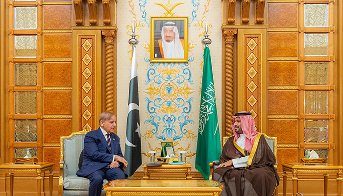 Prime Minister Shehbaz Sharif meets Saudi Crown Prince and Prime Minister Mohammed bin Salman at Al Yamamah Palace on October 27, 2025. — X/@Saudi_Gazette