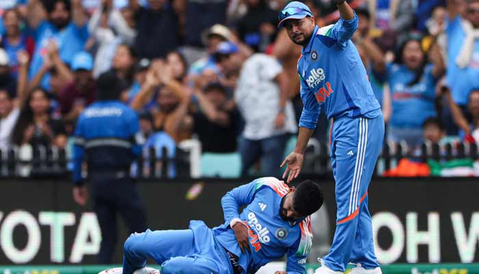 Indias Shreyas Iyer takes a catch to dismiss of Australias Alex Carey during One Day International in Sydney Cricket Ground, Australia on October 25, 2025.— Reuters