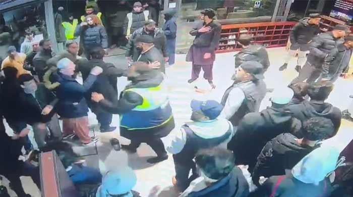 Fight breaks out at one of UK’s biggest mosques