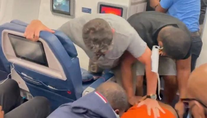 Federal charges for man who stabbed two teens with ‘fork’ on Lufthansa flight