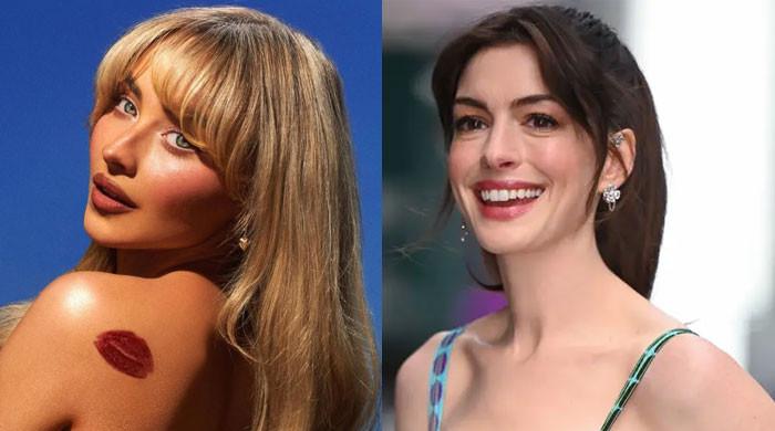 Anne Hathaway tickles ribs with Sabrina Carpenter