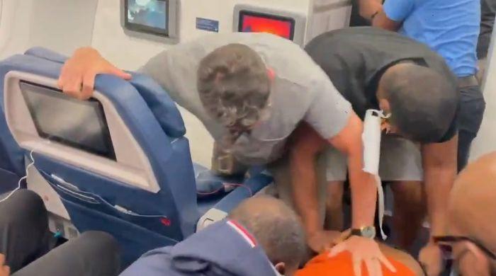 Federal charges for man who stabbed two teens with ‘fork' on Lufthansa flight