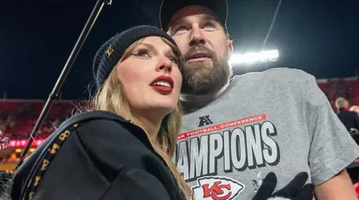 Taylor Swift can't contain her reaction as Travis Kelce makes NFL history