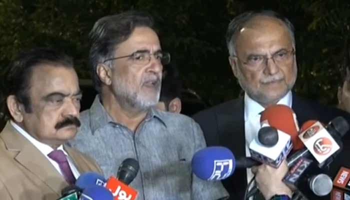 (Left to right) Rana Sanaullah, Qamar Zaman Kaira, and Ahsan Iqbal address a press conference in Islamabad on October 27, 2025. — Screengrab via Geo News