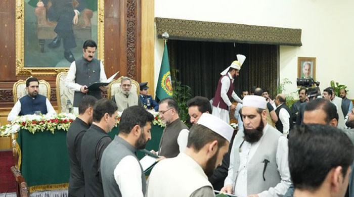 Khyber Pakhtunkhwa's 10-member new cabinet sworn in