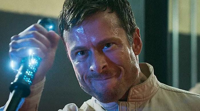 Glen Powell recalls 'embarrassing' stunt in 'The Running Man' 