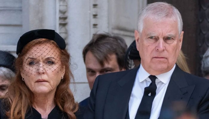 Sarah Ferguson urged to go it alone after leaving Andrew