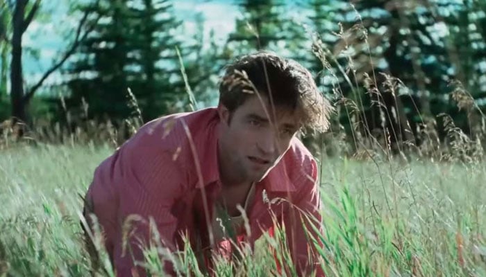 Robert Pattinson reacts to eating food from trash