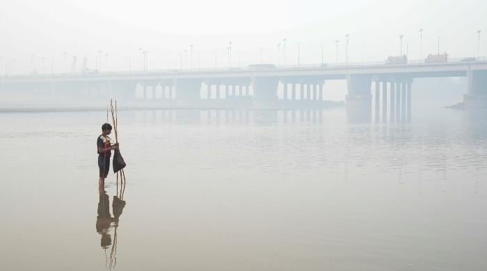 Lahore breathes toxic air as persistent smog turns AQI 'hazardous'