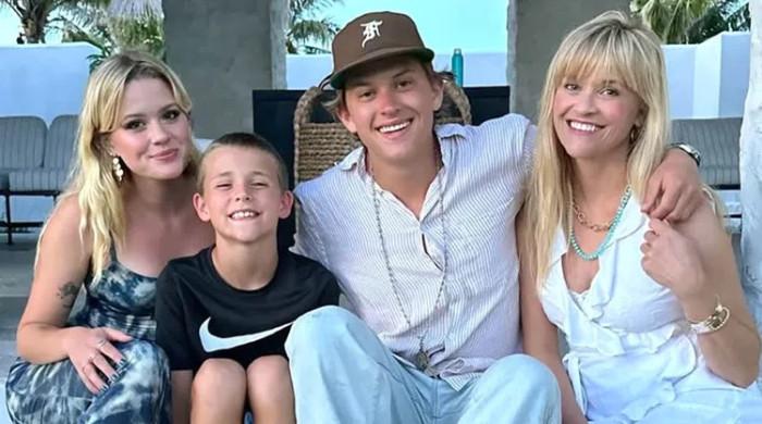 Reese Witherspoon details postpartum mental health issues 